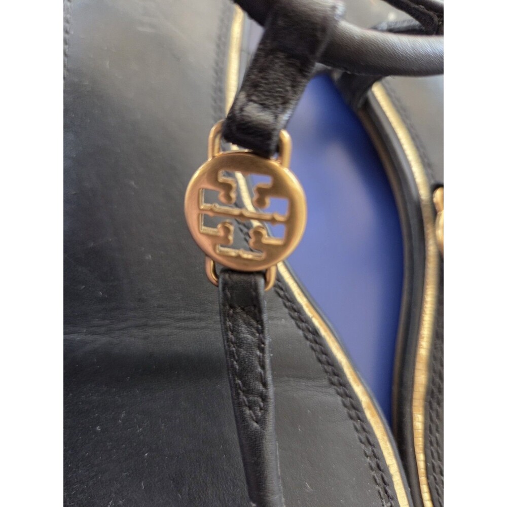 Tory Burch Women's 7M Leather Black  Emmy T-strap Sandal Gold Logo Flat Shoe - Picture 3 of 11